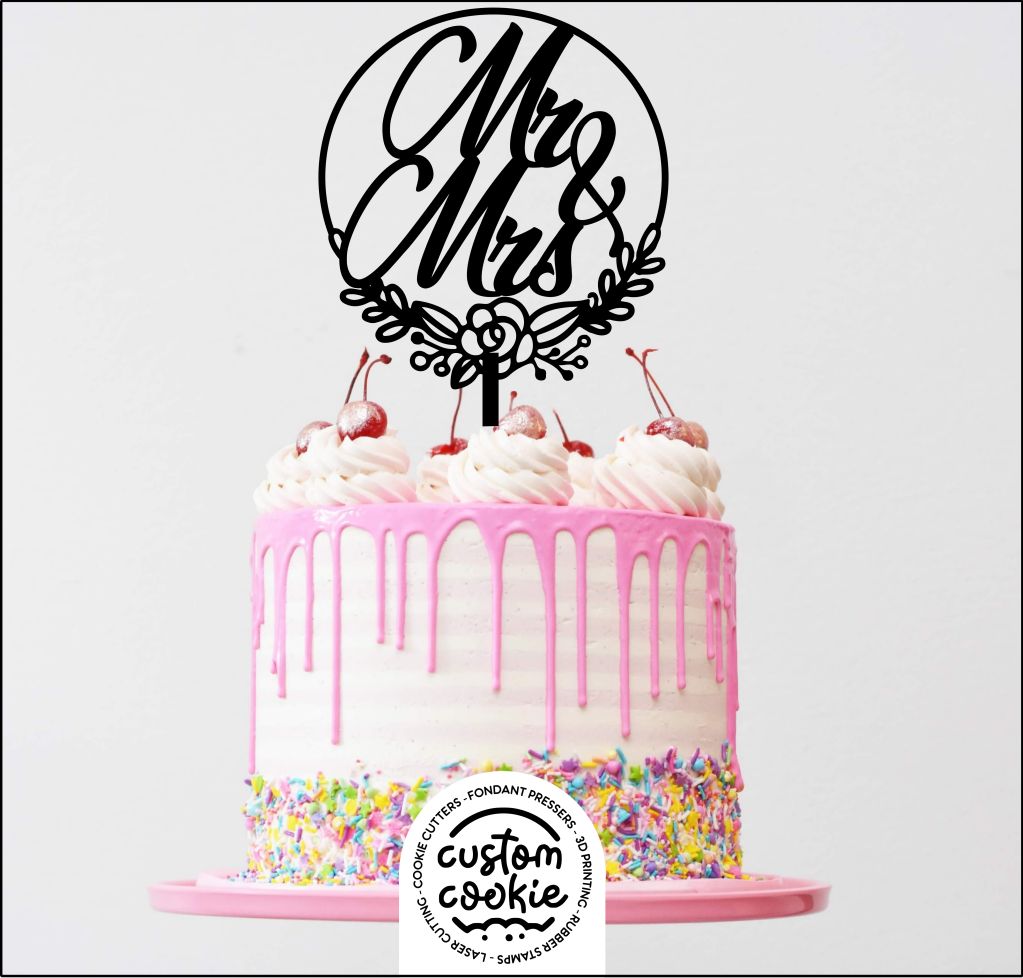 Cake Topper - Mr & Mrs with Wreath